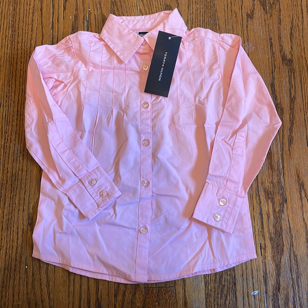 Tommy Hilfiger light pink long sleeve pleated button down blouse collar cuffs